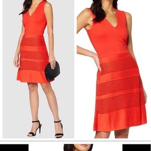 French Connection Pleated Lace Jersey V-Neck Dress size 10 NWT